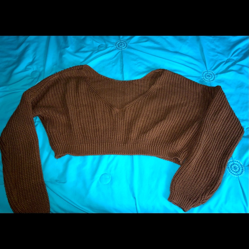 Item: Crop off the shoulder sweater

Color: Toffee

Brand: Boohoo

Size: Large